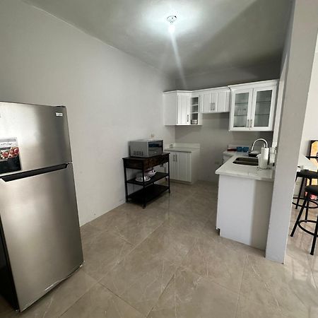 The Shelton - Sinclair Apartamento Montego Bay Exterior foto