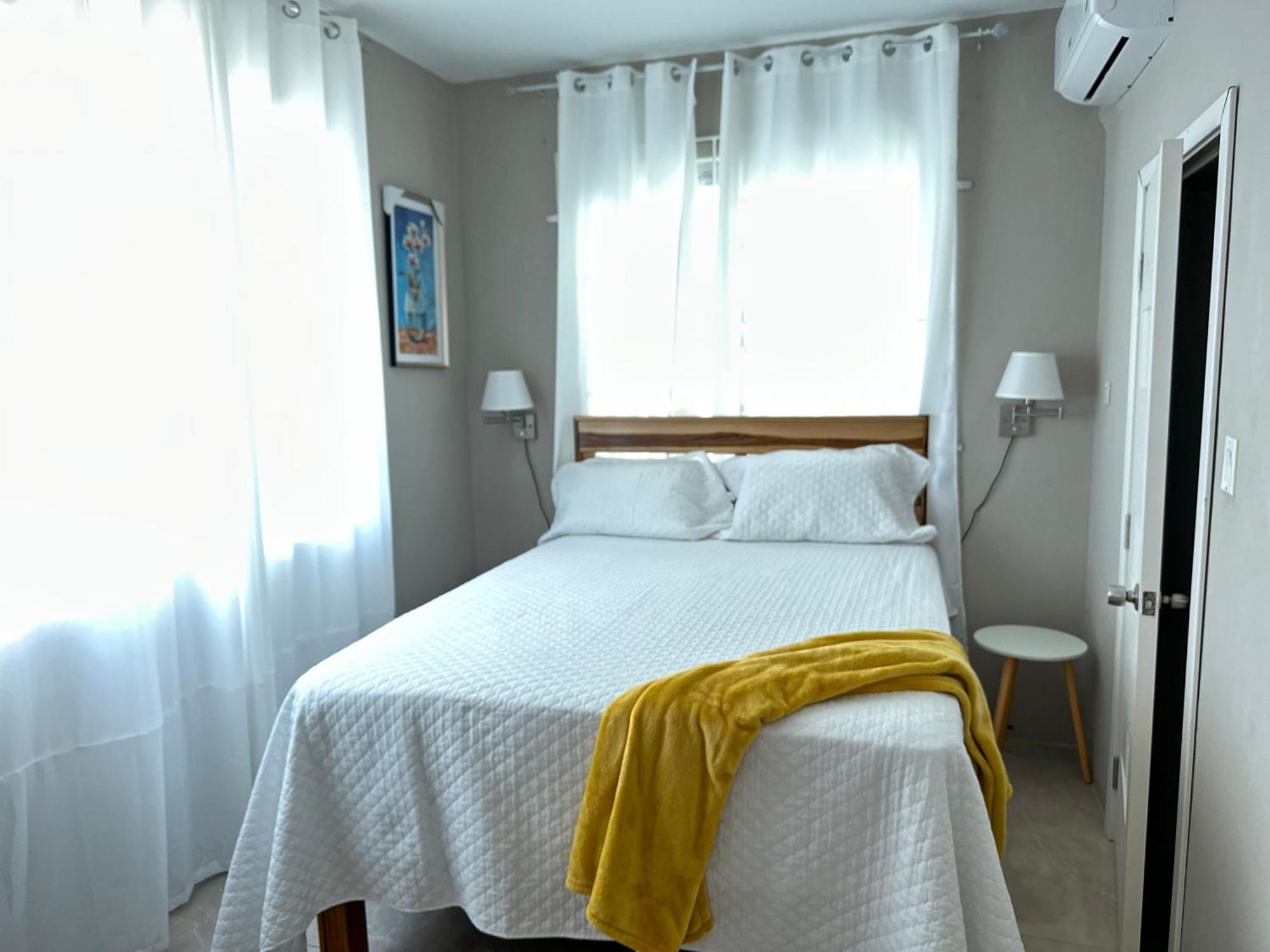 The Shelton - Sinclair Apartamento Montego Bay Exterior foto